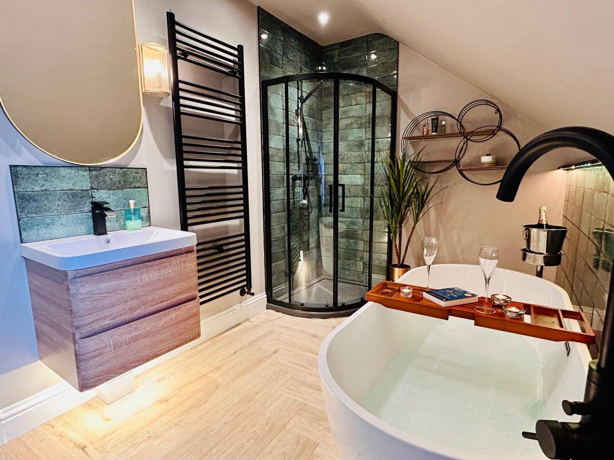 Longbank Luxury Lets Villa Еър Екстериор снимка